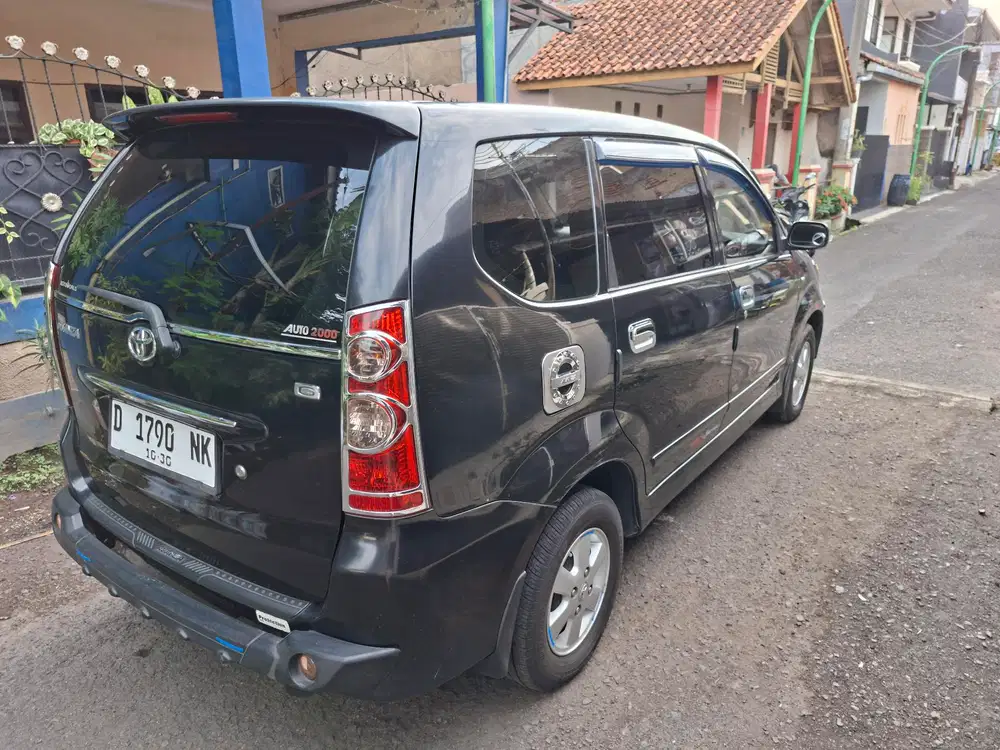 Toyota Avanza 2010 Bensin