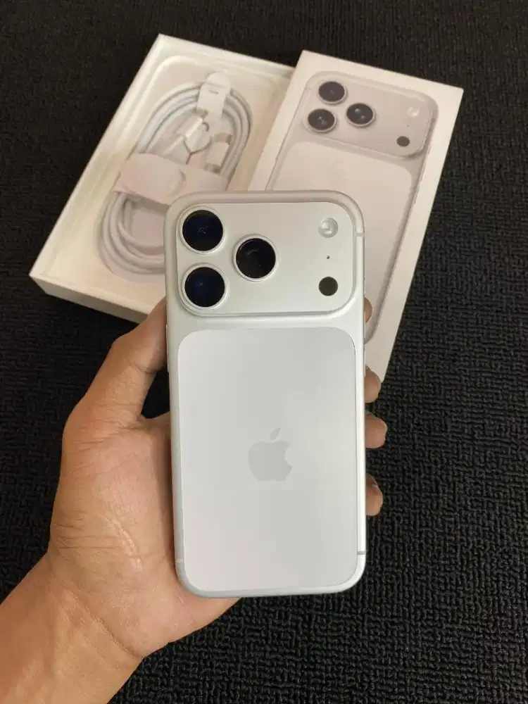 Iphone 17 pro 512GB iBox Warna Silver