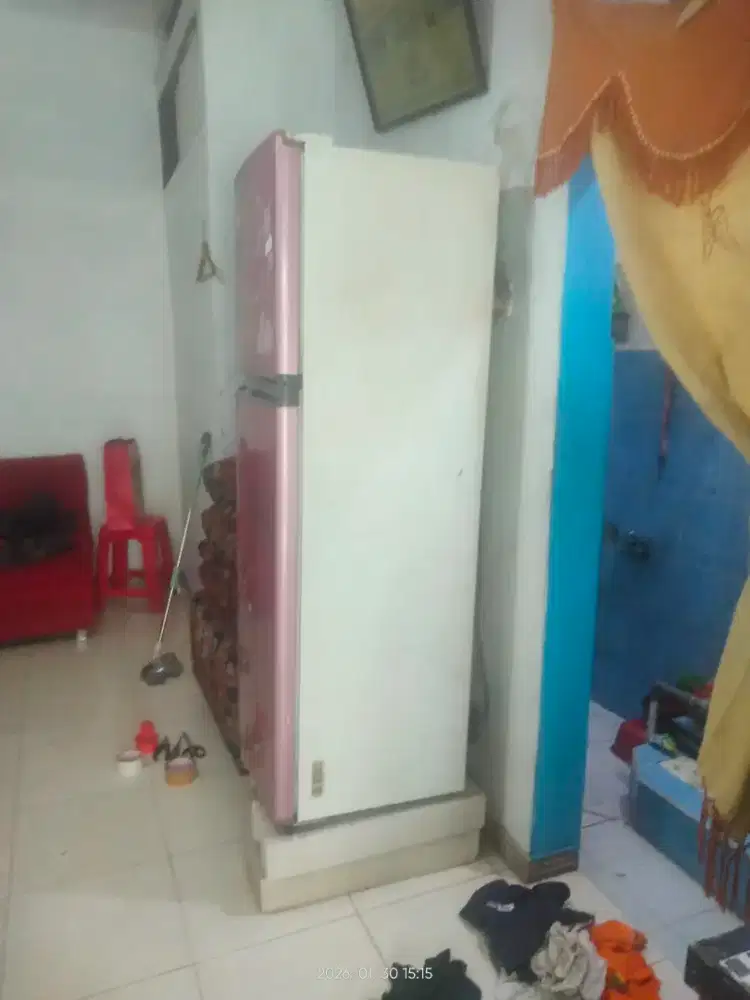 Kulkas 2 pintu kondisi masih bagus