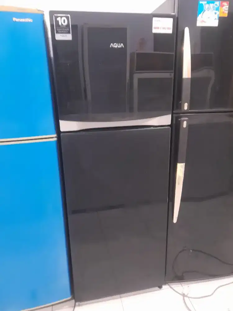 Kulkas 2 Pintu AQUA
