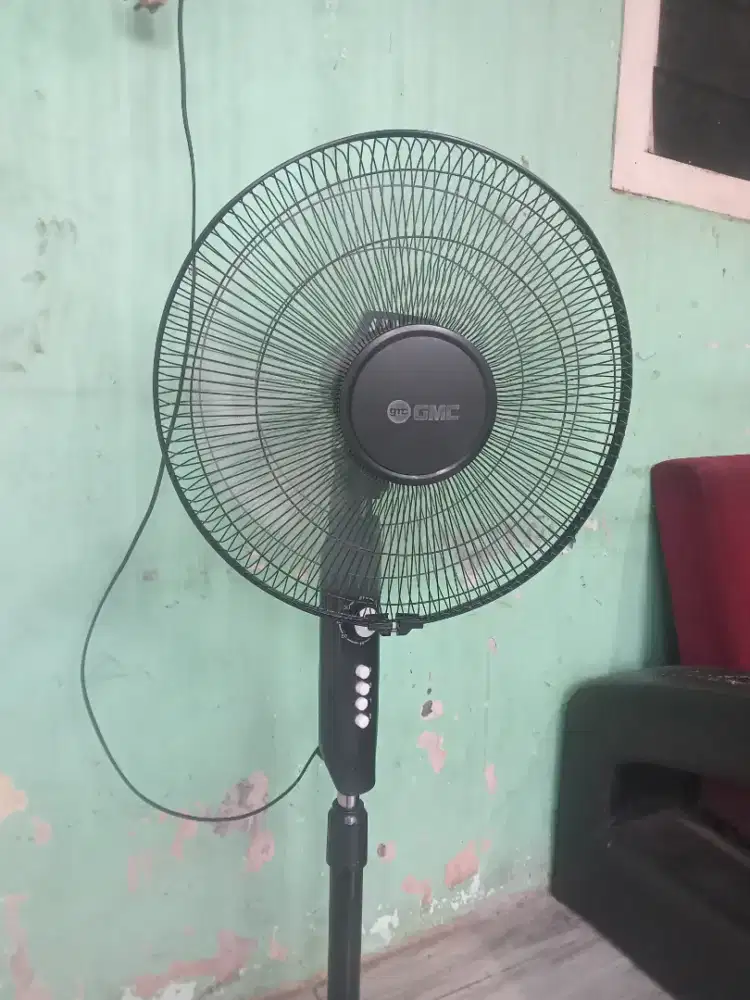 Kipas angin GMC 16 inch normal kenceng.