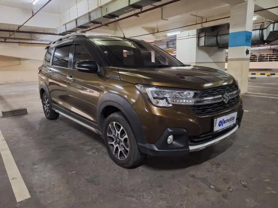 Suzuki XL7 1.5 Alpha Bensin-MT 2022 Coklat 0YU
