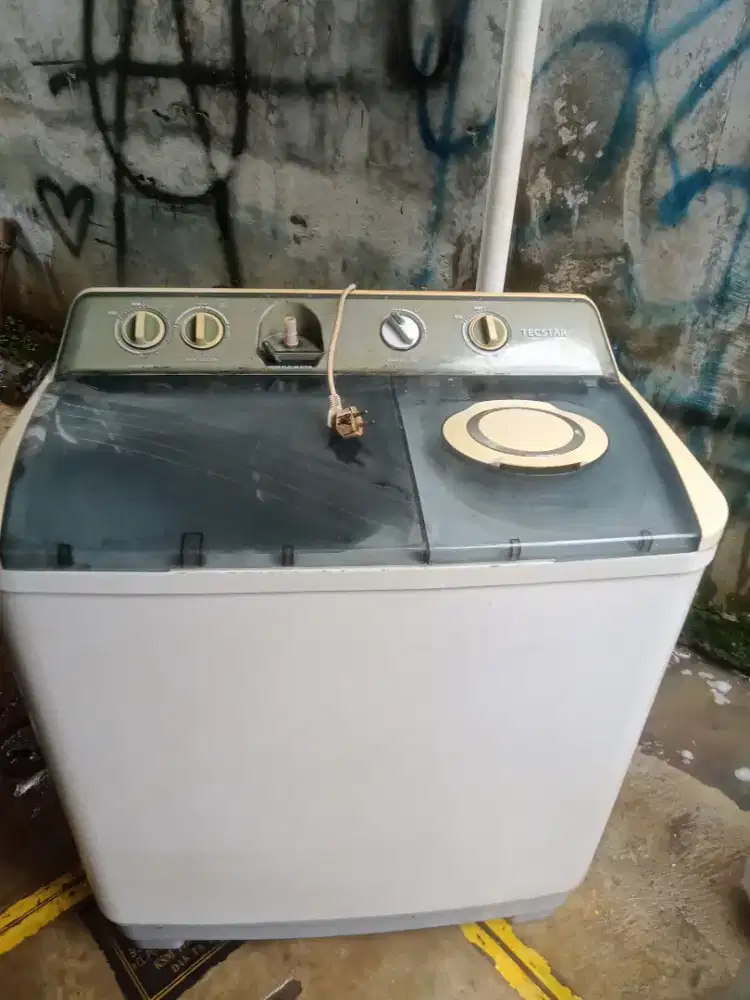 Di jual mesin cuci 2 tabung normal semua
