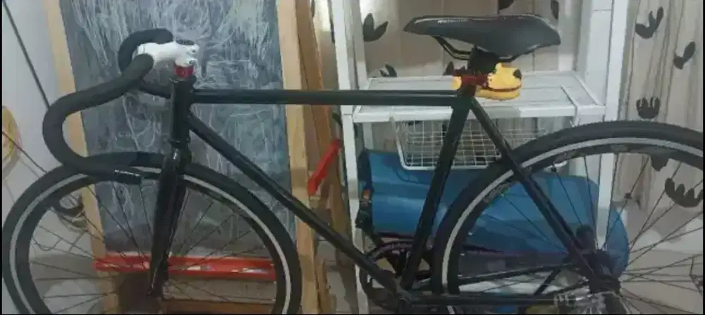 Sepeda fixie hitam