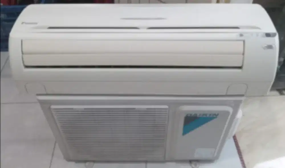 Jual ac daikin 1/2pk lowwat 360kondisi 95% ori semua