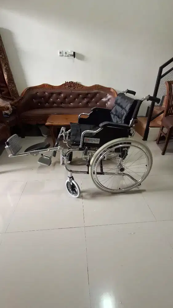 Kursi Roda Jumbo One Heath KY-951AC-56