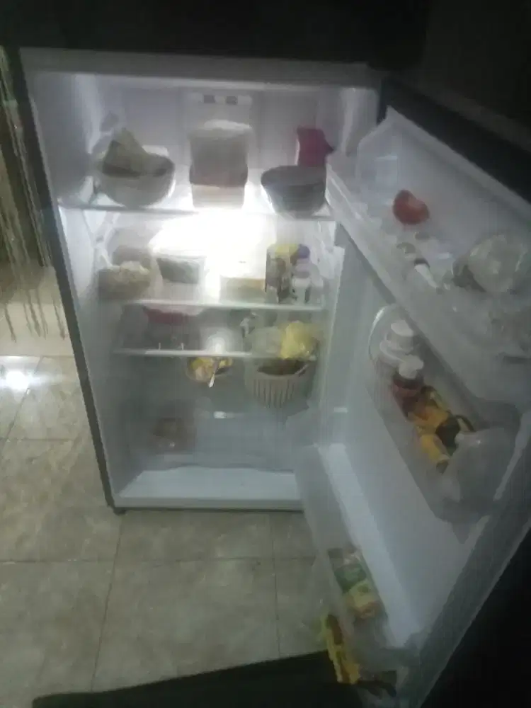 Jual kulkas Polytron