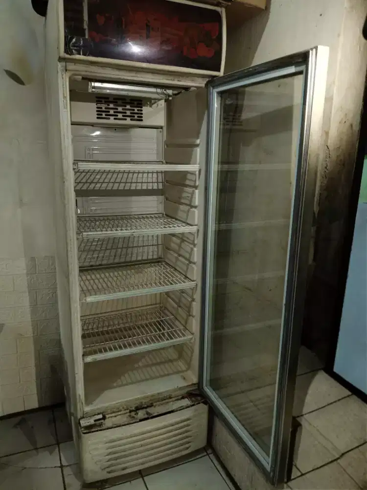 kulkas showcase normal