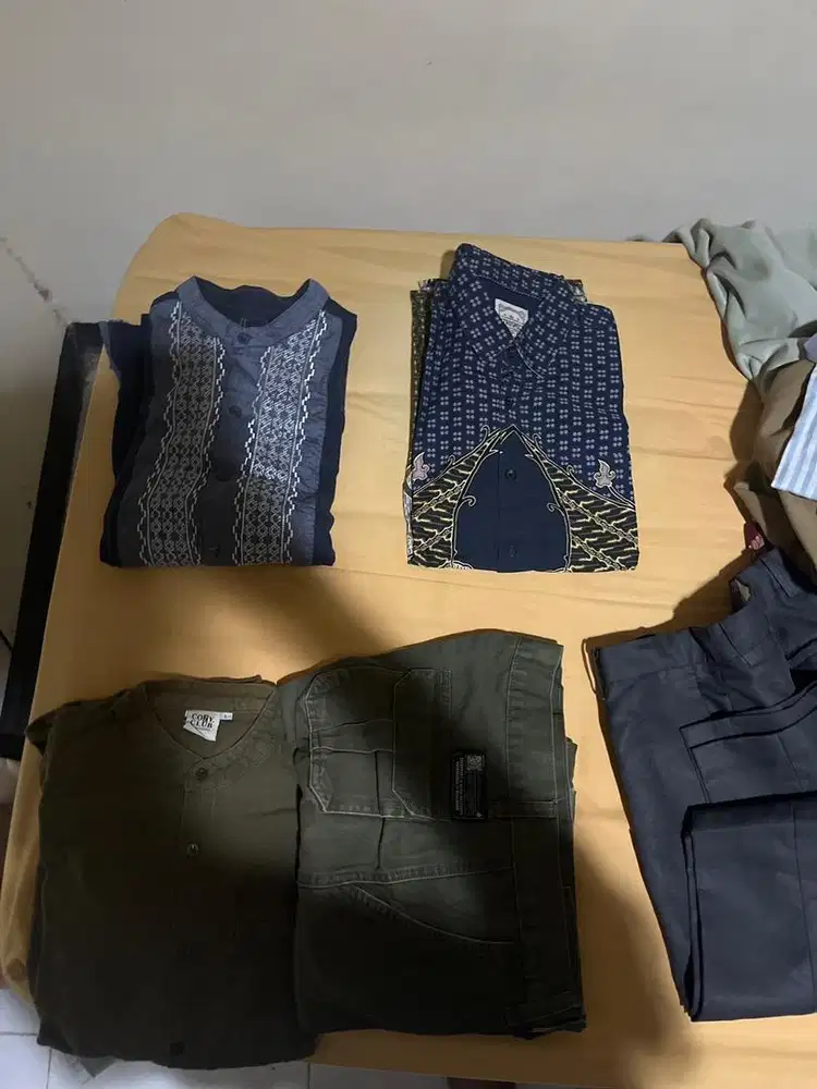 Baju dan Celana Layak Pakai