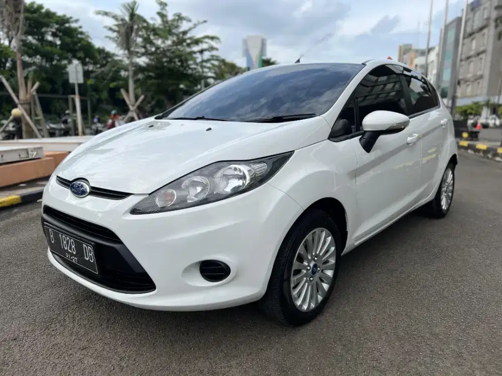 KM LOW ! FORD FIESTA TREND 1.4 AT 2011