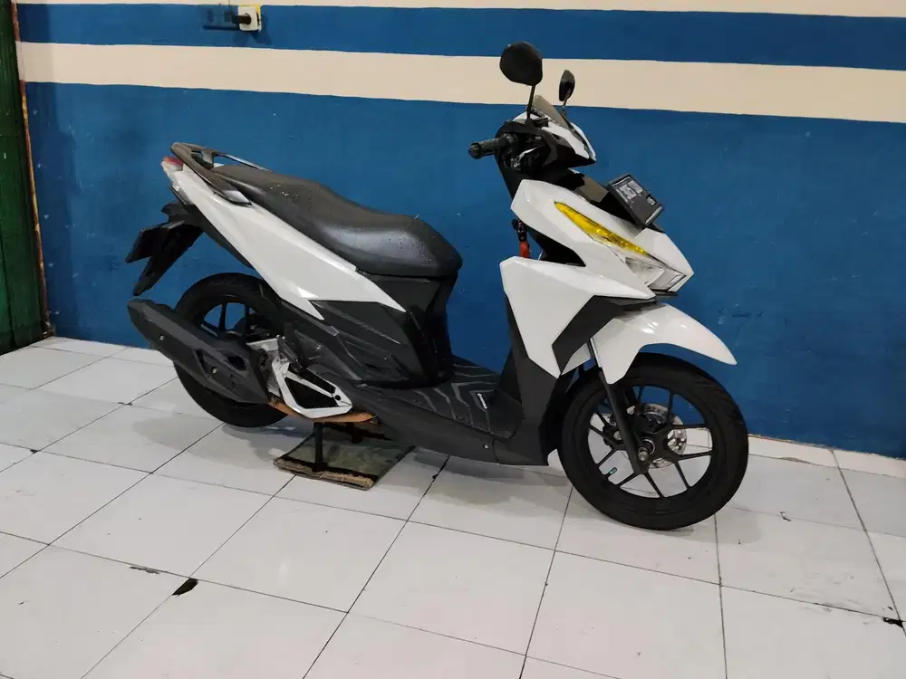 (FOR SALE) honda vario old 150cc 2015 gres full orisinil