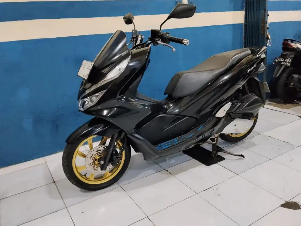 DIJUAL HONDA PCX 150 SIAP PAKAI SUPER MEWAH