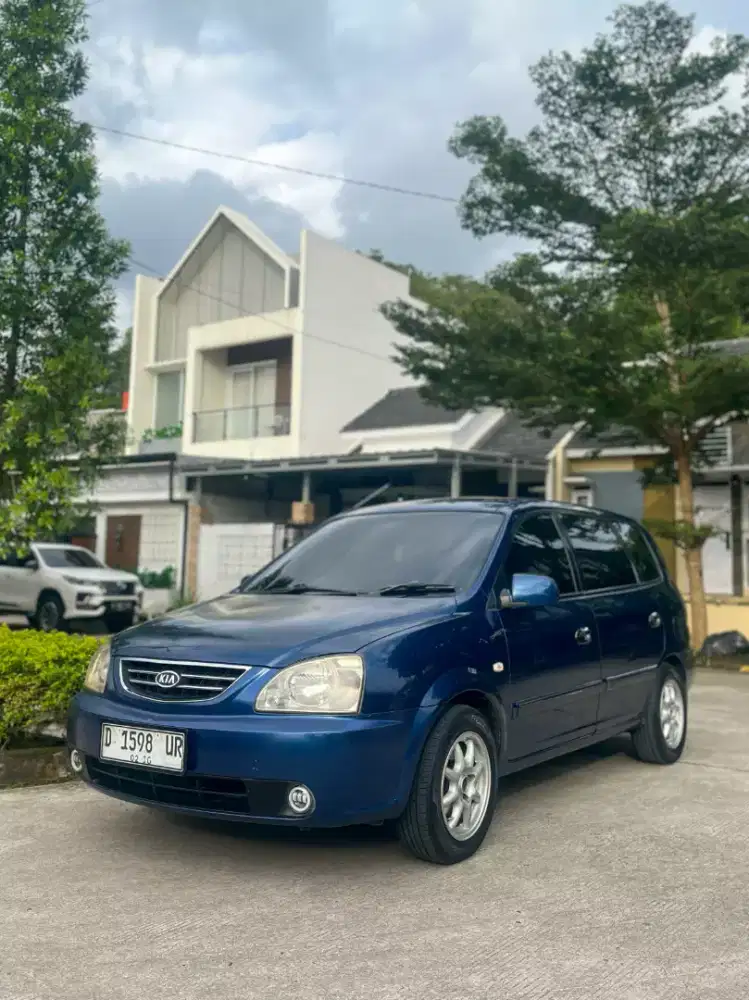 Kia Carens 2 mesin ok abis peremajaan ban Tebal Pajak isi