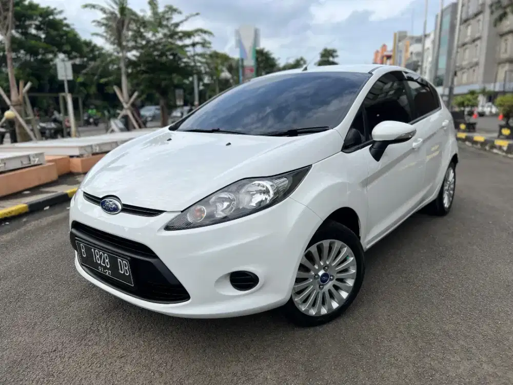 KM LOW ! FORD FIESTA TREND 1.4 AT 2011