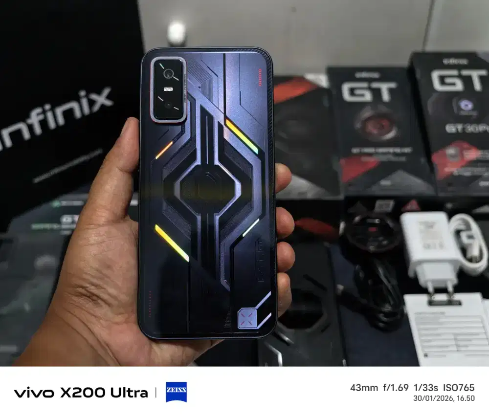 Infinix GT 30 Pro 5G 256GB Spesial gaming Kit