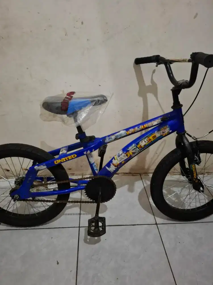 Sepeda anak merk united uk 18