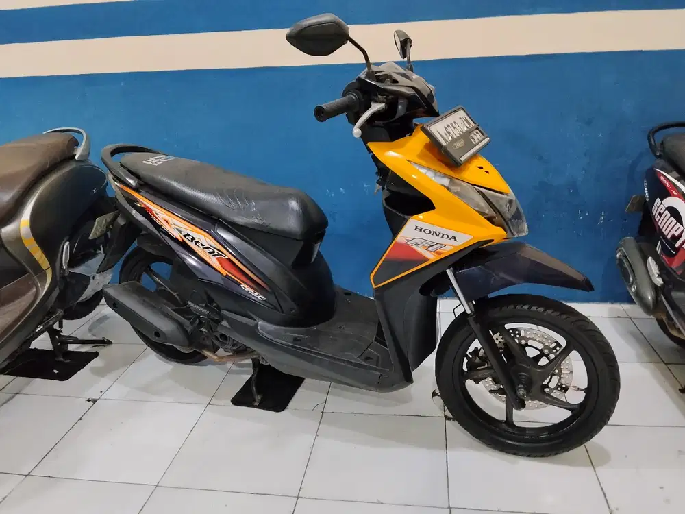 (FOR SALE) honda beat 2014 kondisi gres surat lengkap