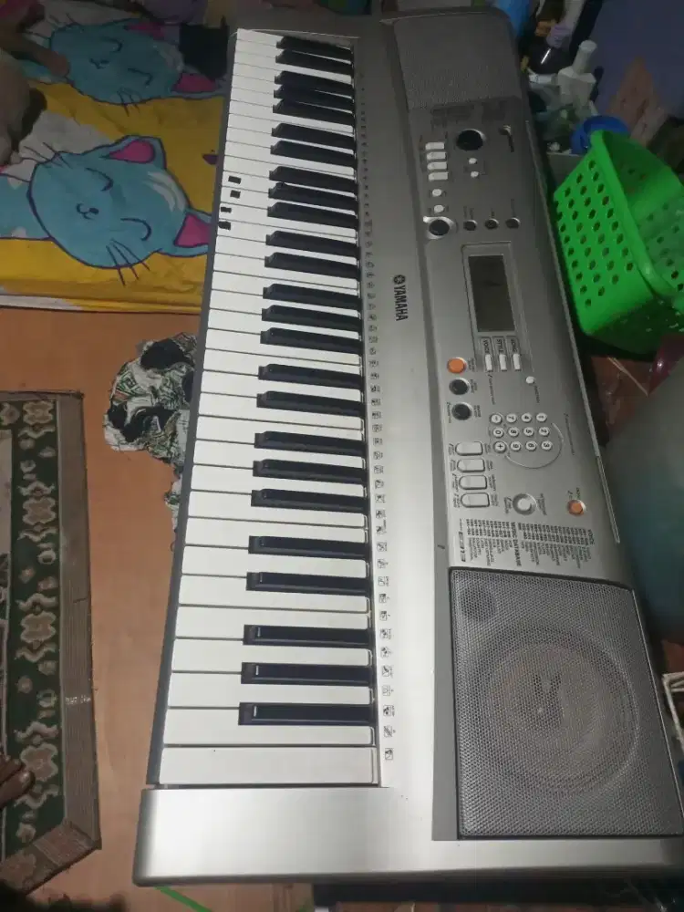 Keyboard PSR E313
