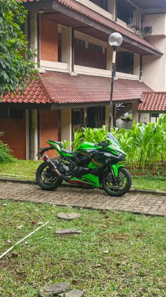 Jual Santai ZX25RR 2023 Low ODO