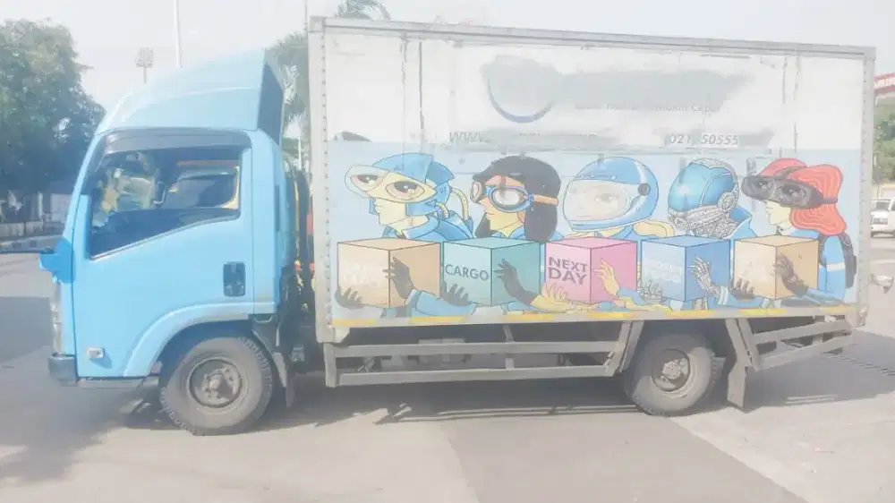 Isuzu elf nlr 85u cdelong