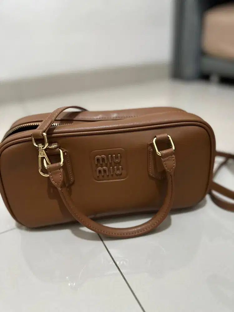 Tas wanita coklat