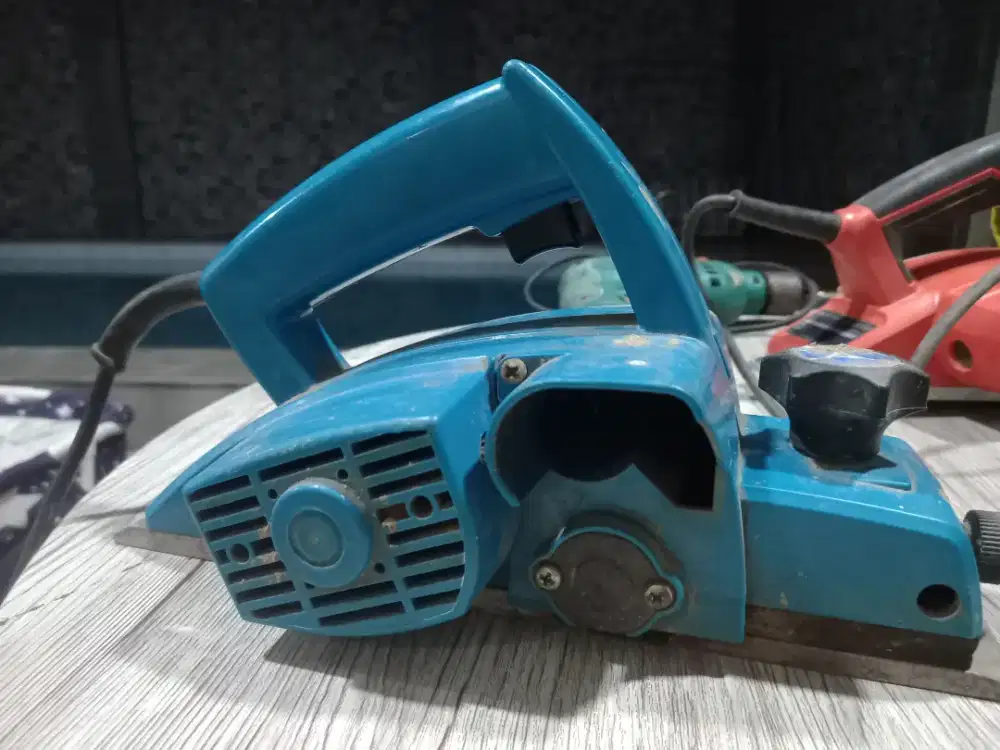 MESIN SERUT KAYU MODEREN M-2900