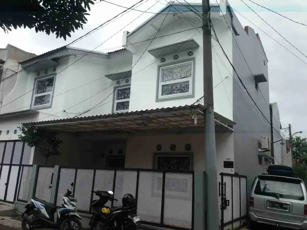 Rumah  hook 2 lantai dengan kamar tidur 4 bisa untuk kantor dan hunian tempat tinggal di komplek Margahayu