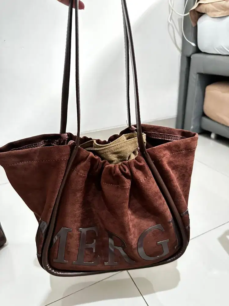 Tas tali samping wanita