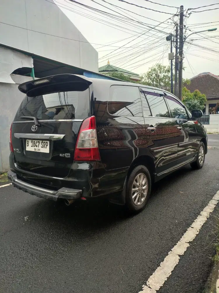 Toyota kijang Inova V  at metic Tahun 2013 Hitam nopol Ganjil jakarta