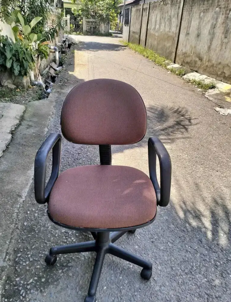 Kursi kantor hidrolik