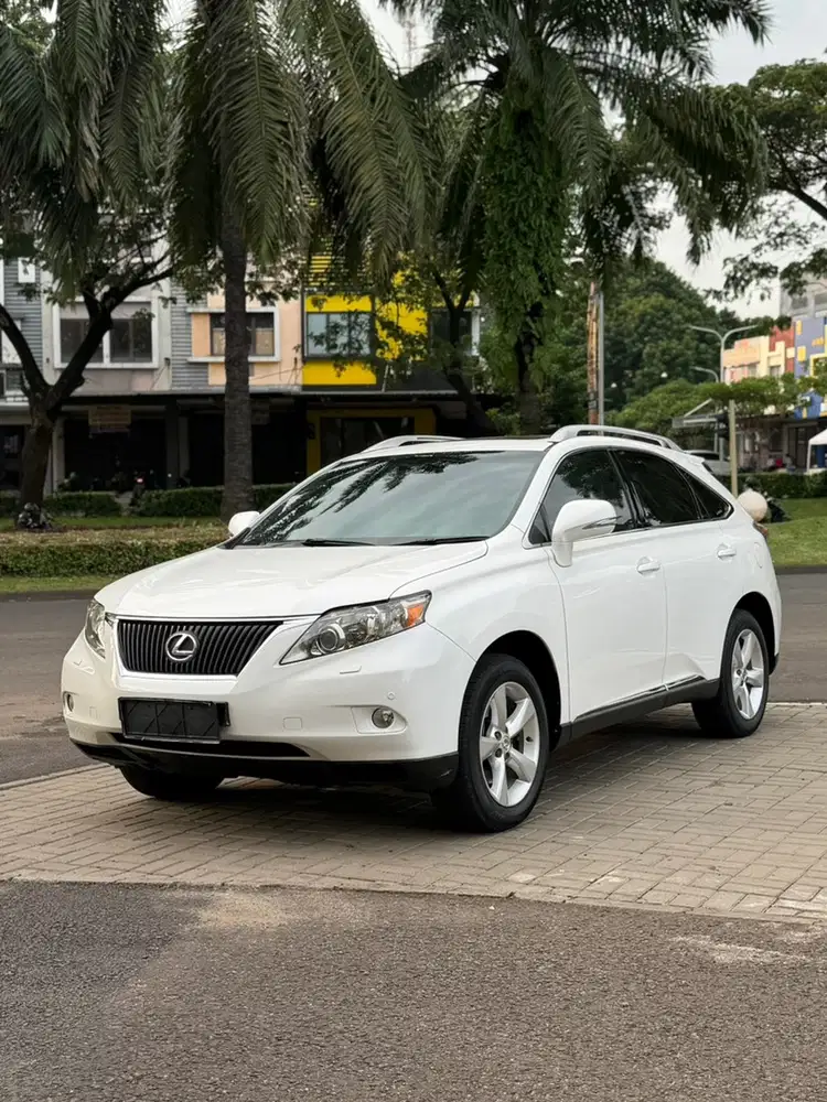 di jual lexsus RX270 tahun 2011 antikk mobil rawatan
