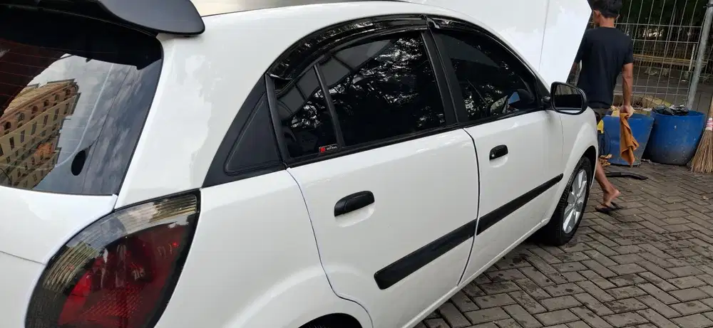 Kia Rio 2011 Bensin