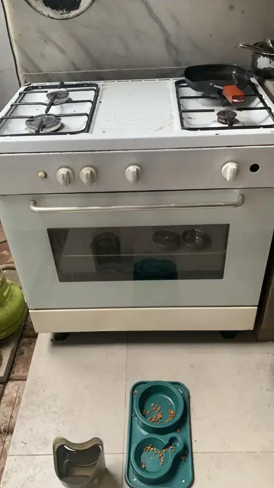 Bismillah Dijual cepat Kompor tekno gas 4 tungku Kondisi normal