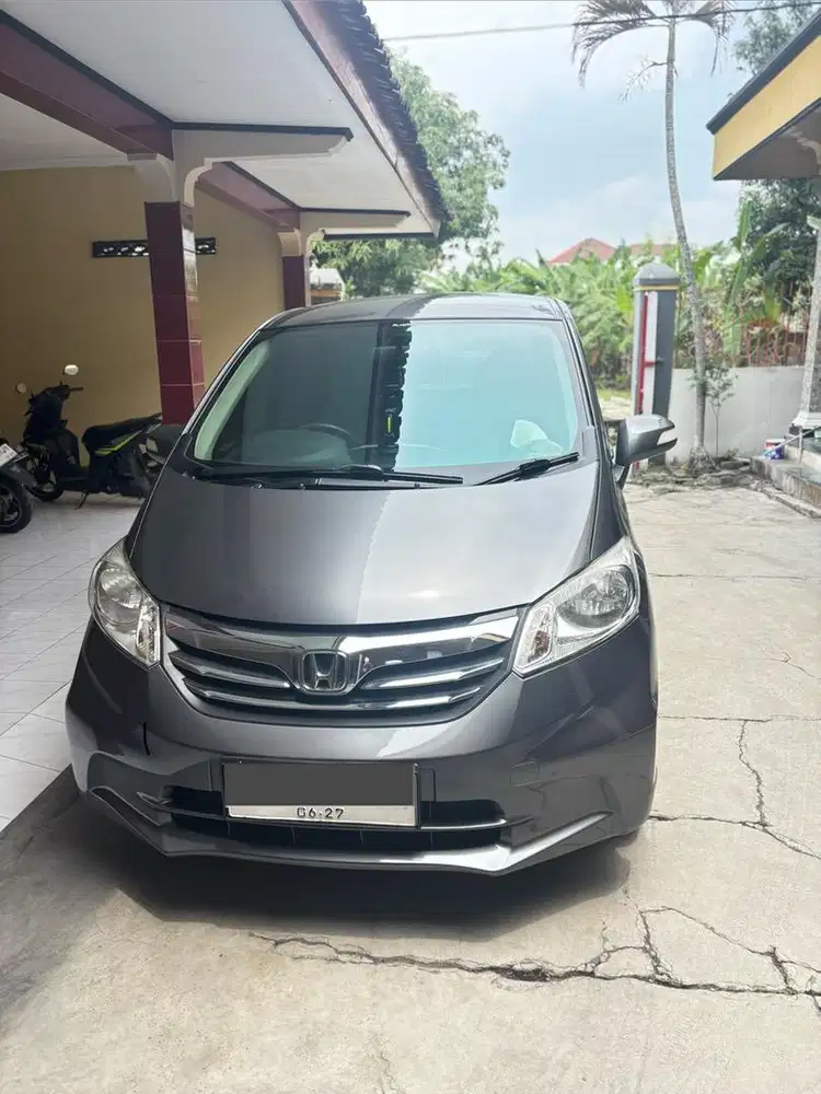 Honda freed psd 2012