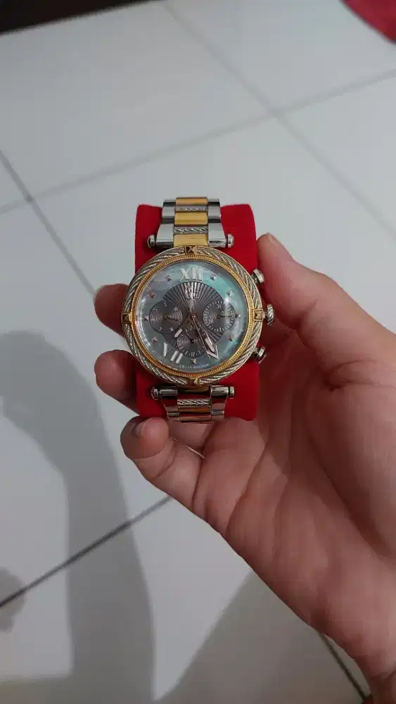 Jam tangan gucci asli