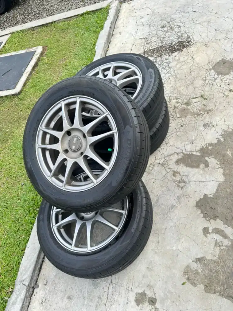Velg r15 dan ban