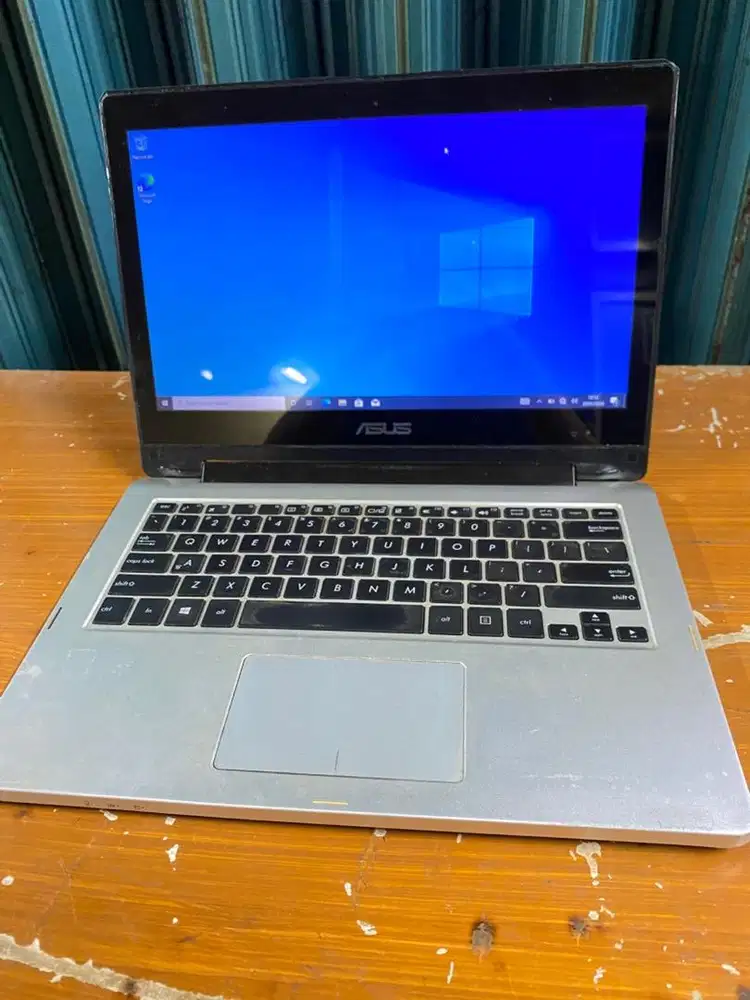 Laptop asus tp300LD