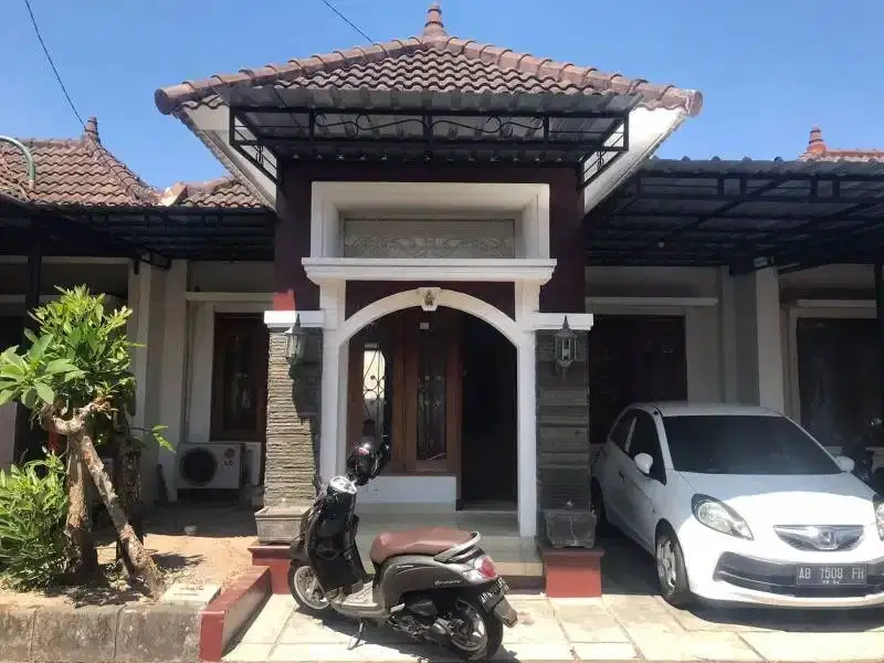Disewakan Rumah Siap Huni & Strategis di Purimas Tamansari 1