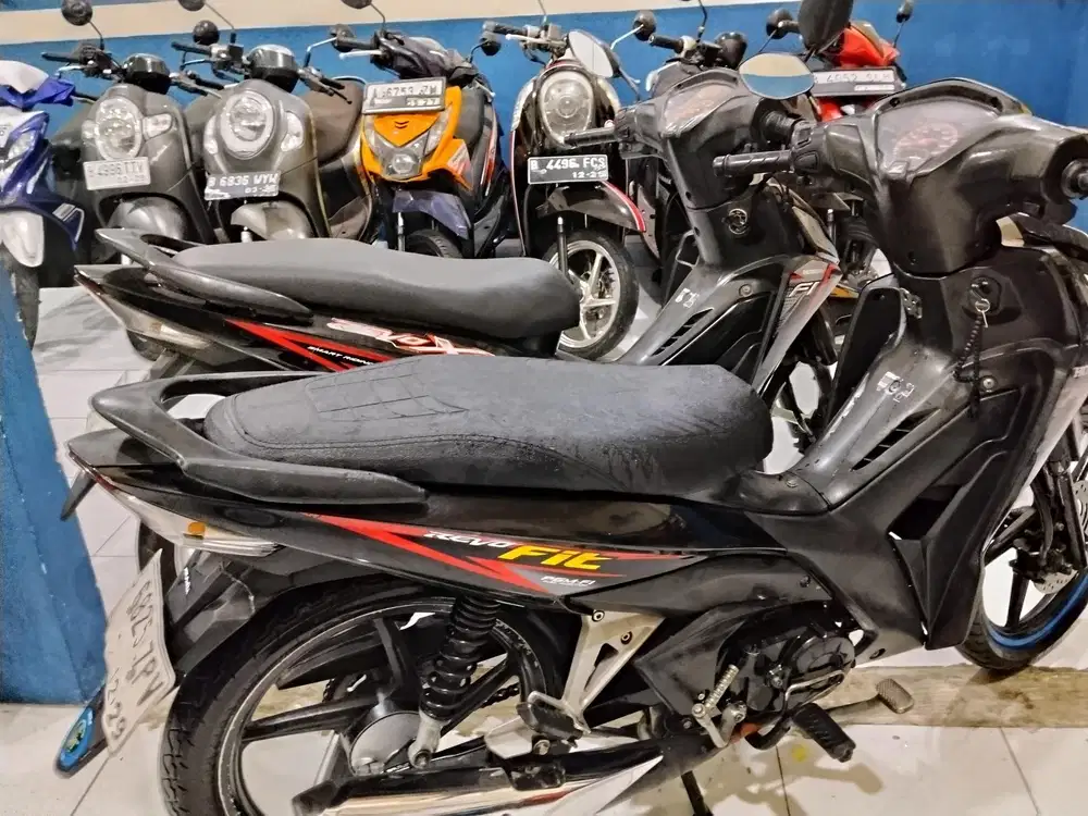 (FOR SALE) honda revo 2018-2019 kondisi gres surat lengkap