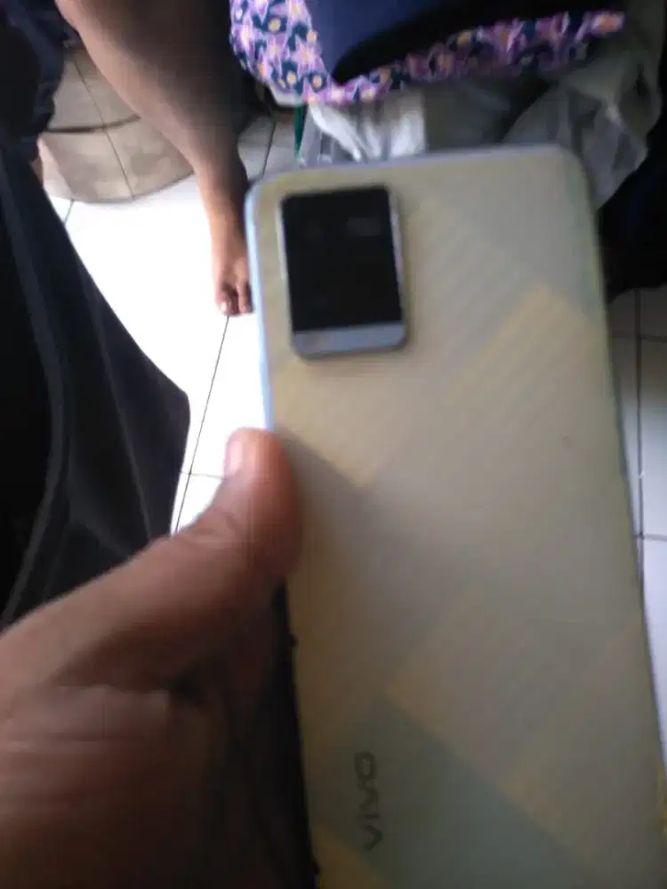 Vivoby21 ram 4/64 kondisi normal semuan minus retak serambut gak