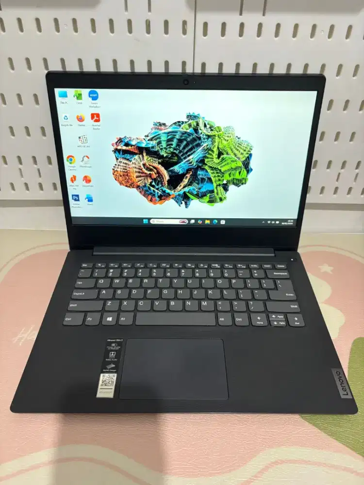 Lenovo ideapad slim 3 Amd ryzen 3-4300U ram 8gb ssd 256gb