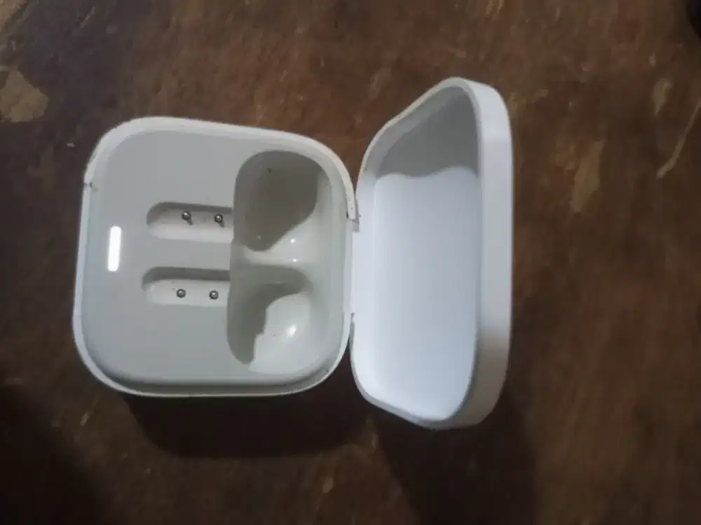 Merek Redmi isinya hilang jadi tinggal yg kayak di foto aja