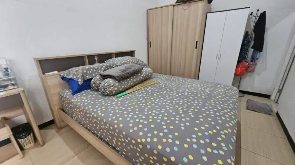 Lemari baju ranjang meja risa bekas bagus terawat  informa