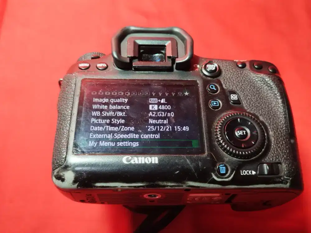 Jual kamera canon 6d wifi dan lensa 50mm STM f. 1.8 lengkap dengan dus