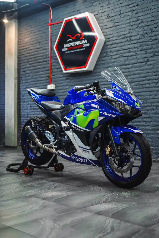 Yamaha R25 Movistar 2015