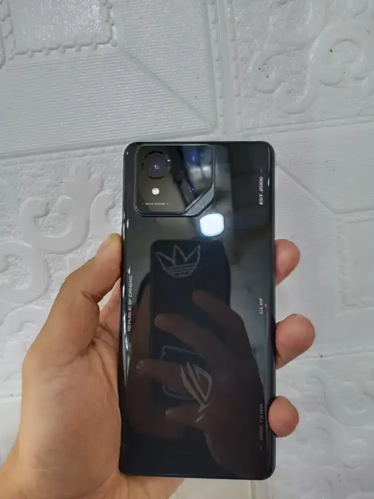 Asus ROG 8 ram 12/256GB mulus