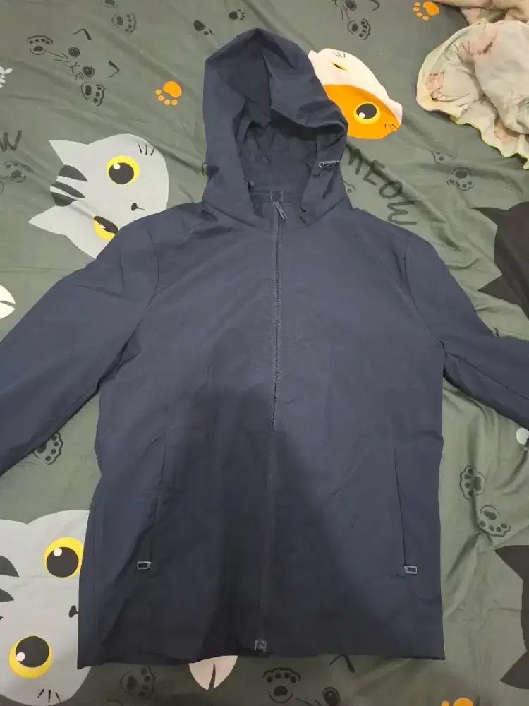 Jaket anti air dan angin