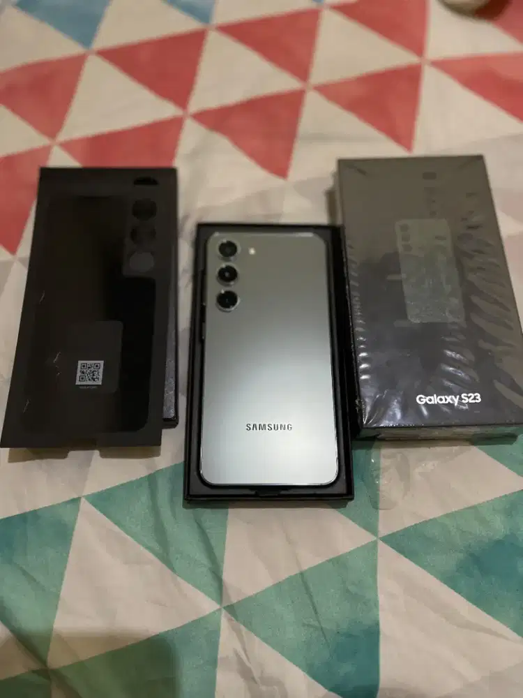 Samsung s23 8/256 GB SEIN