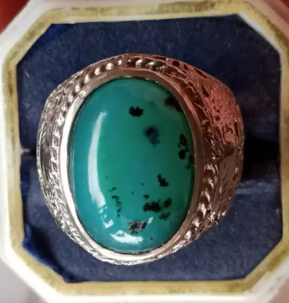 Batu Bacan Doko Majiko Semikristal