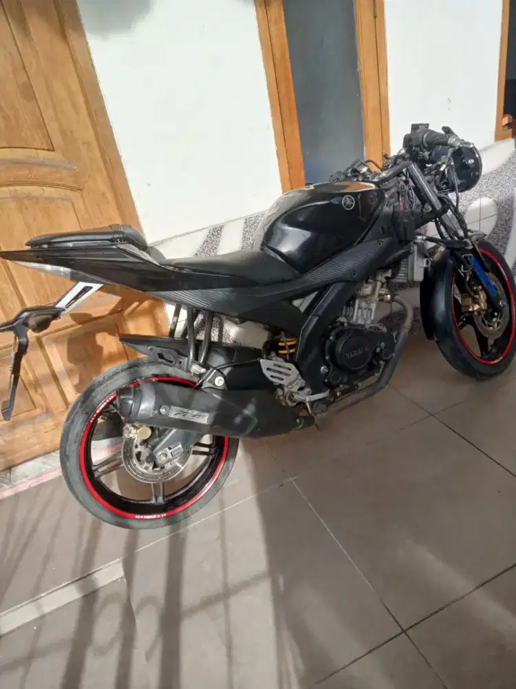 Yamaha R15 plat bandung